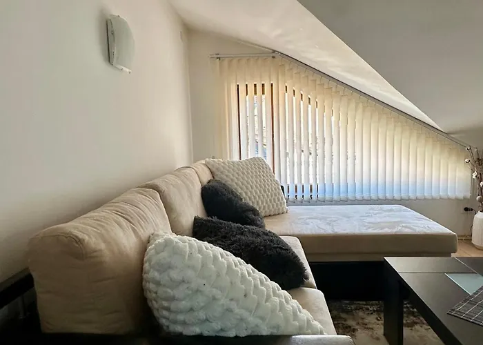 Alpine Home2host * バンスコ